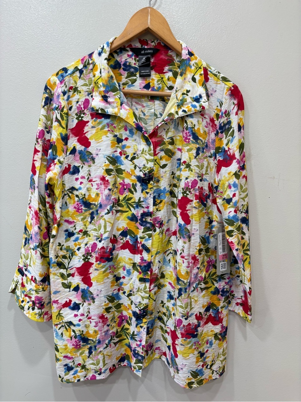Ali Miles Button Front Wired Collar Floral Tunic Top Women’s Size Medium NEW